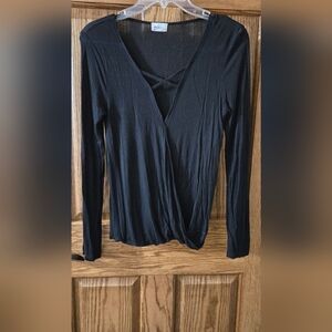 Glitz Elegant Black V-Neck Long Sleeve Top